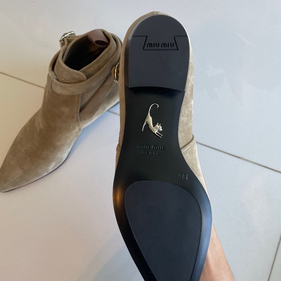 Miu Miu An - Picture 3 of 3